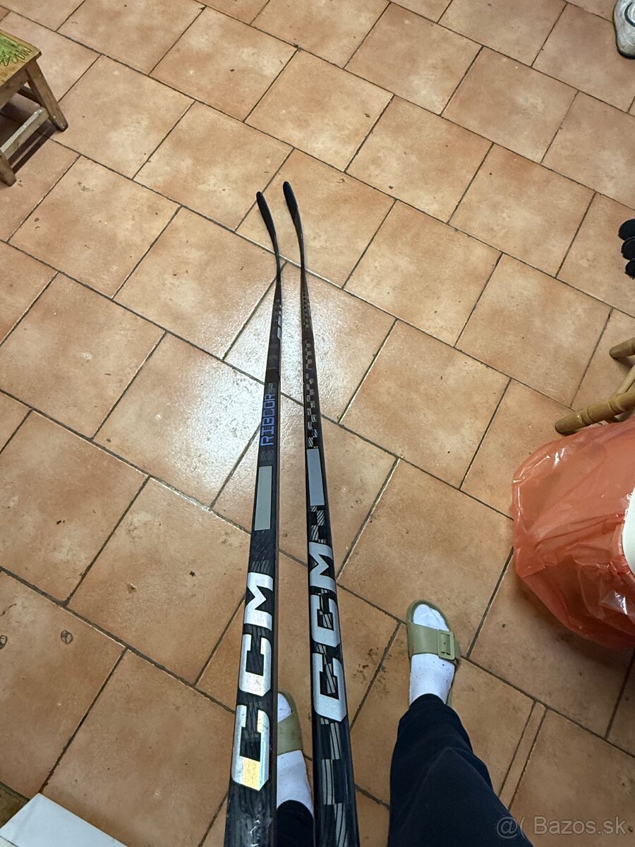 Spájané hokejky - 4