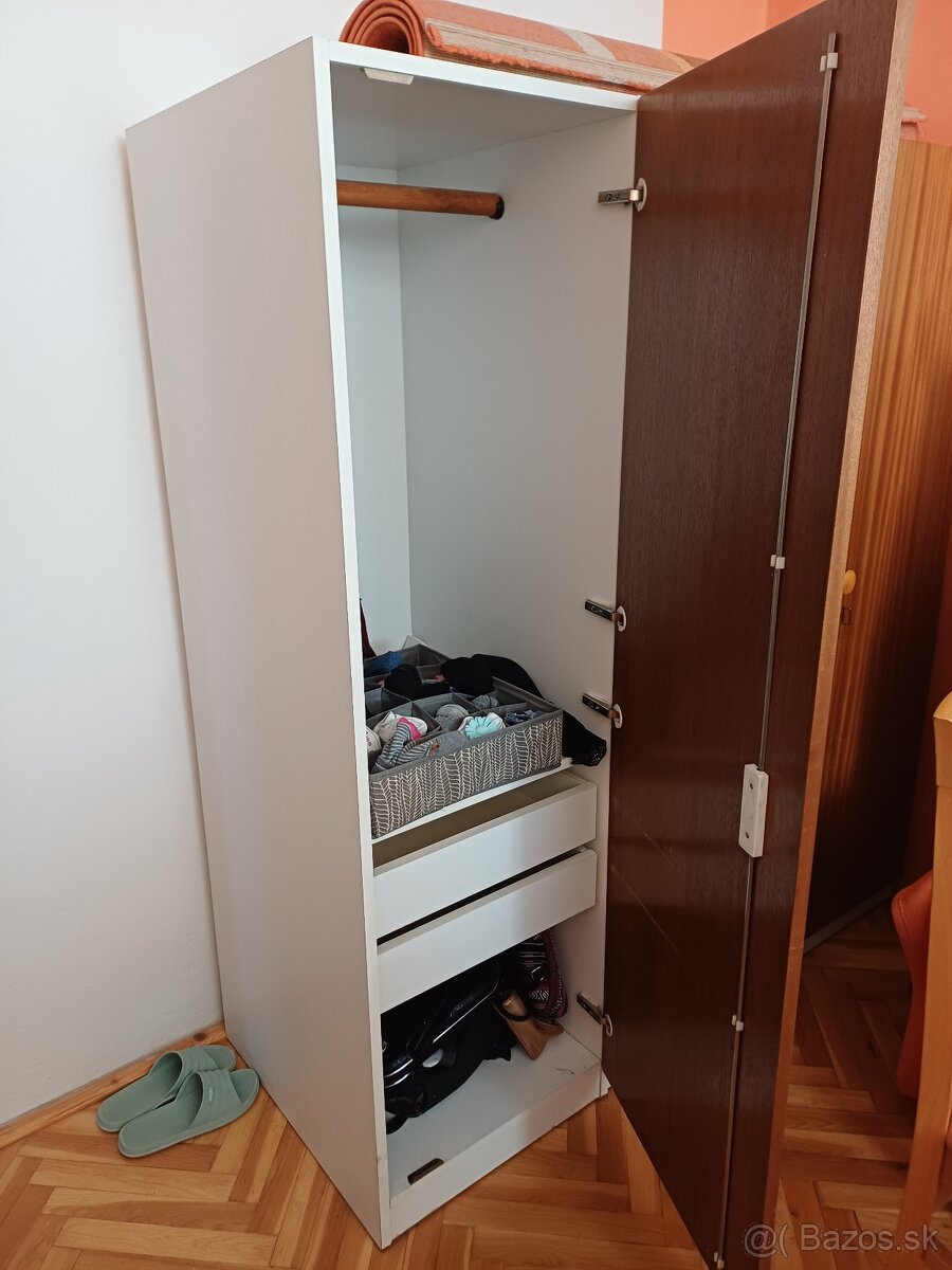 Dve pevne skrine - 4