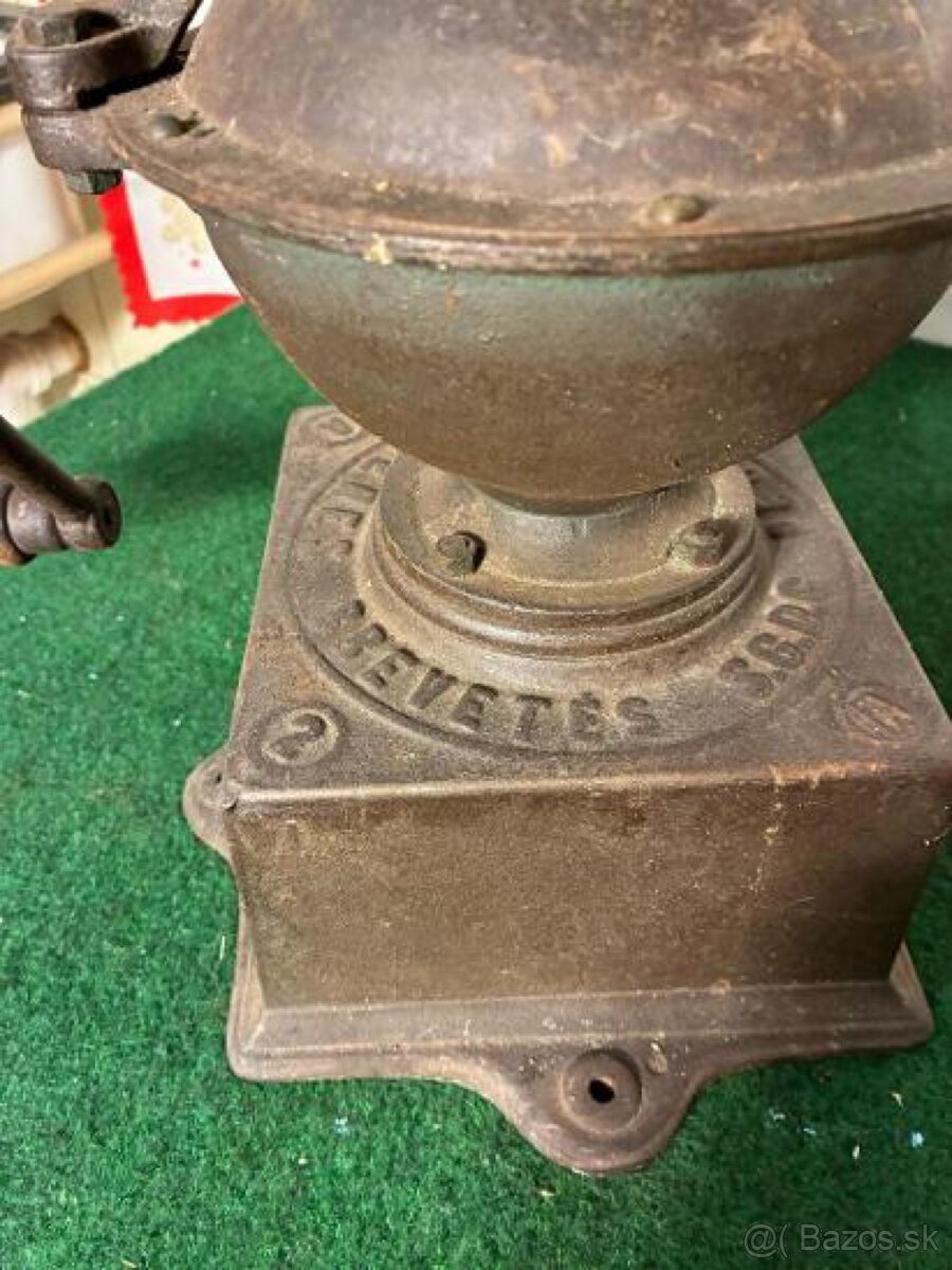 Starožitný mlynček peugeot - 4