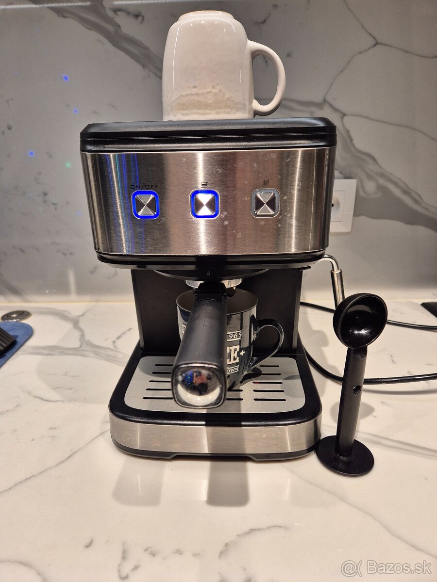 Espresso- Kavovar 850W - 4