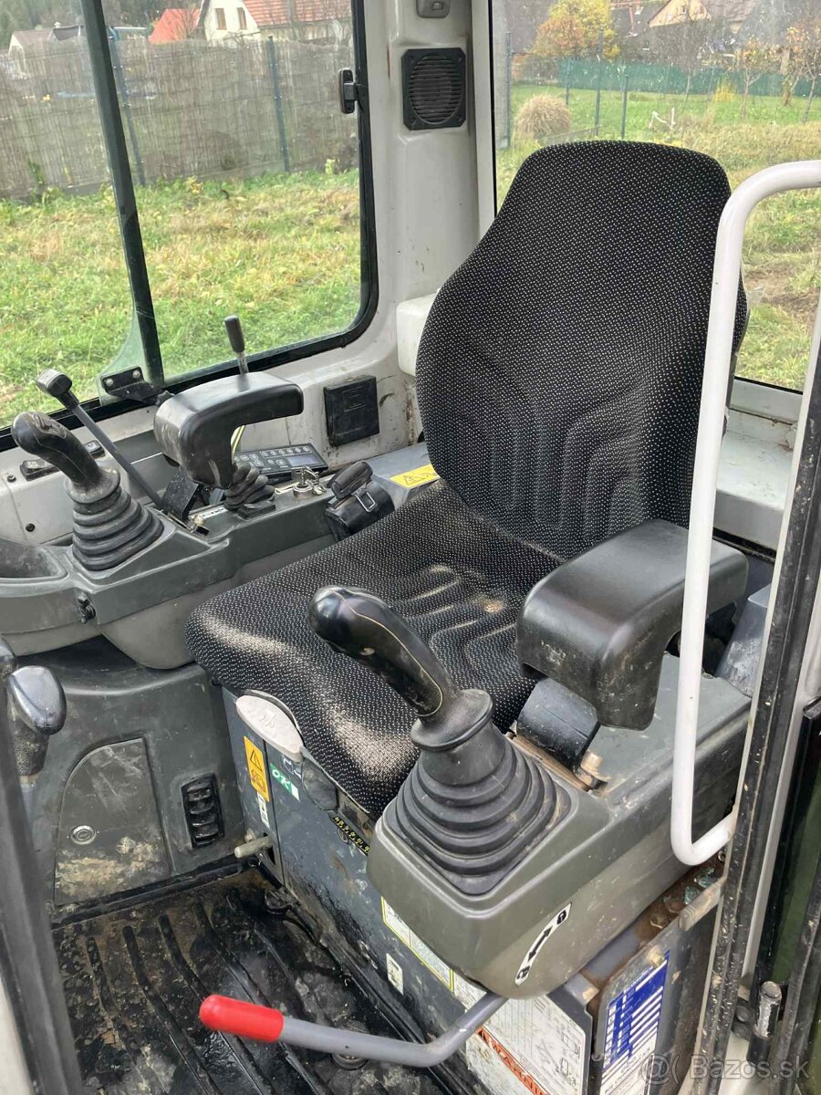 Takeuchi TB216 V4 najvyššia výbava naklapacia hlavica - 4