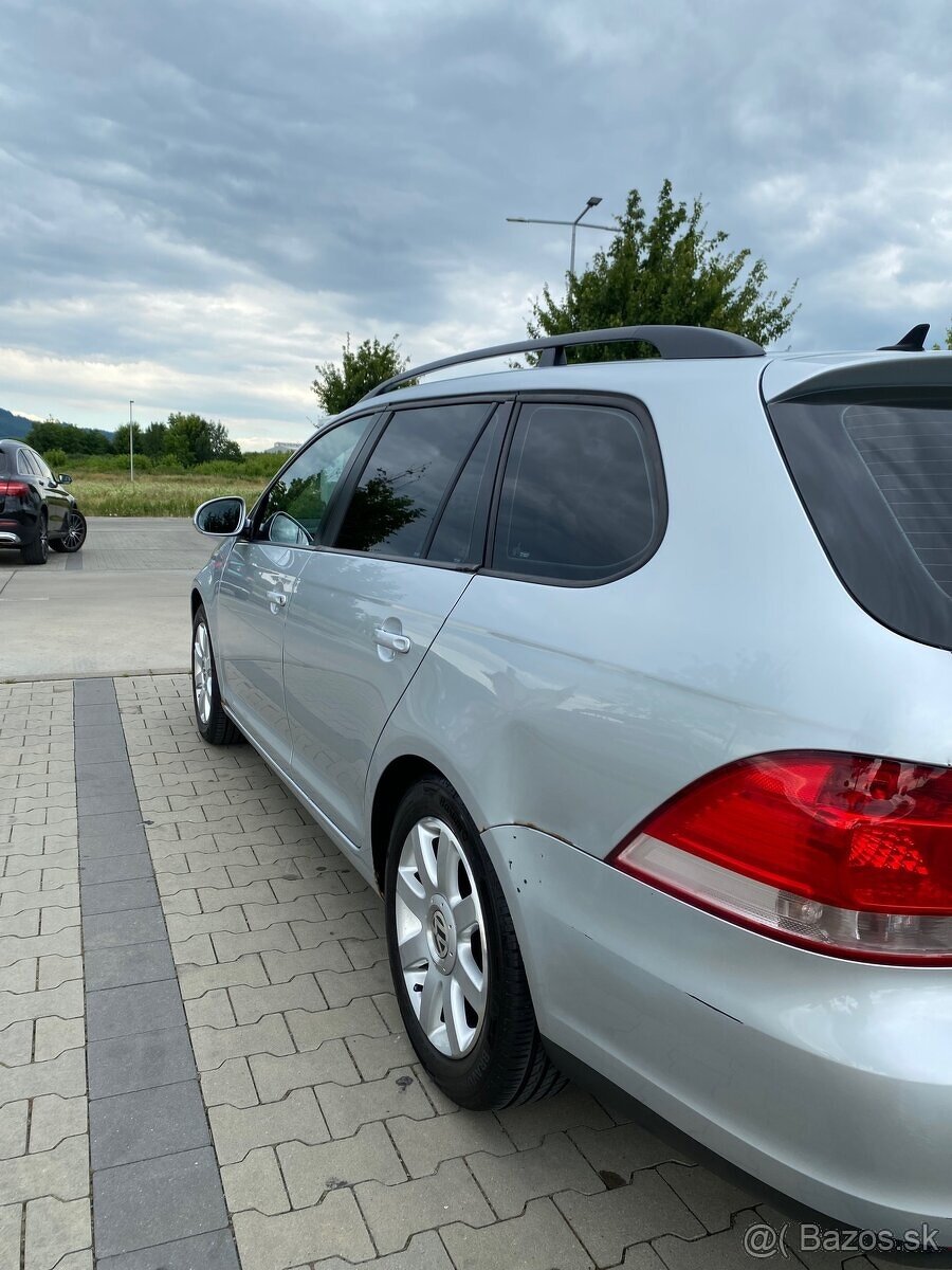 Predám Wolkswagen Golf 5 TDI Comfortline - 4
