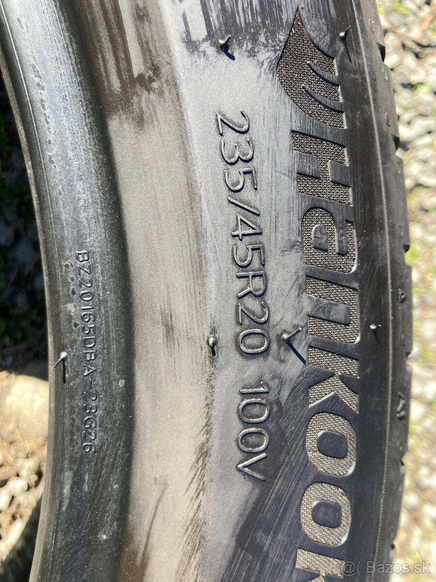 Hankook letné 235/45R20 - 4ks - 4