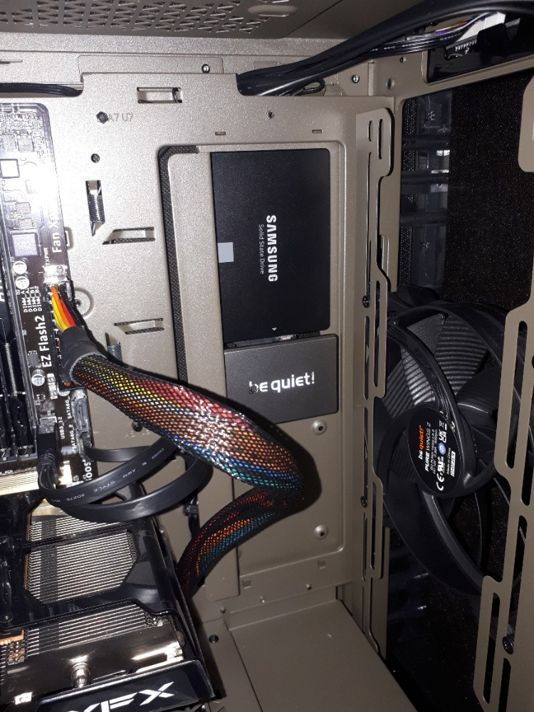 PC Intel Xeon / 32GB RAM / Radeon 6600 - 4