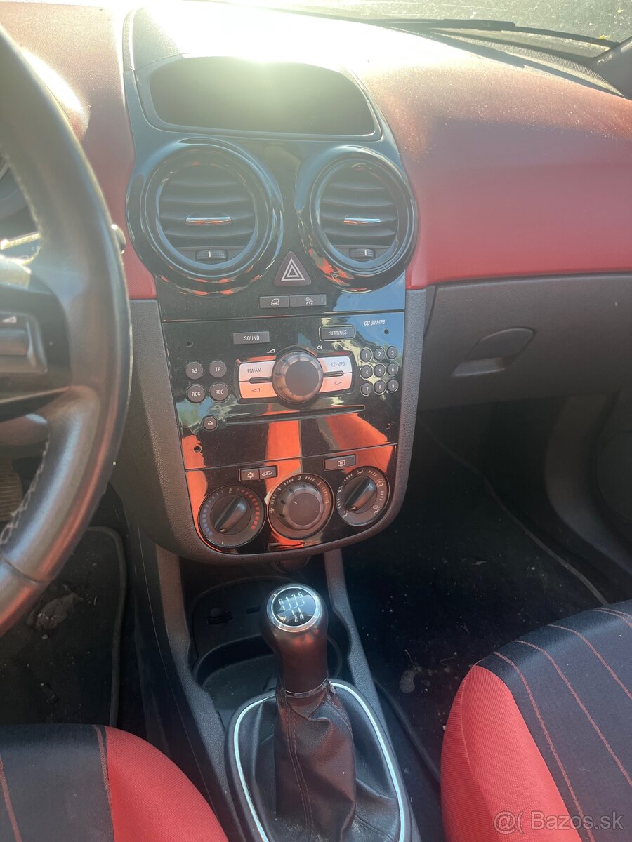 Opel CORsa - 4