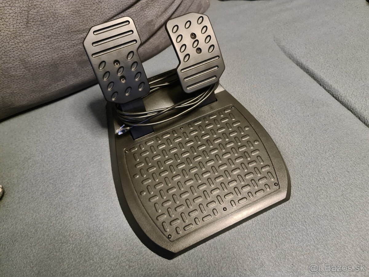 Predám volant THRUSTMASTER FERRARI 458 SPIDER - 4