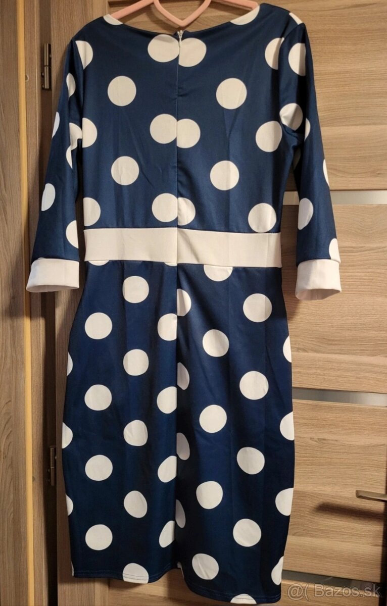 Nádherné bodkované šaty veľkosť M - 4