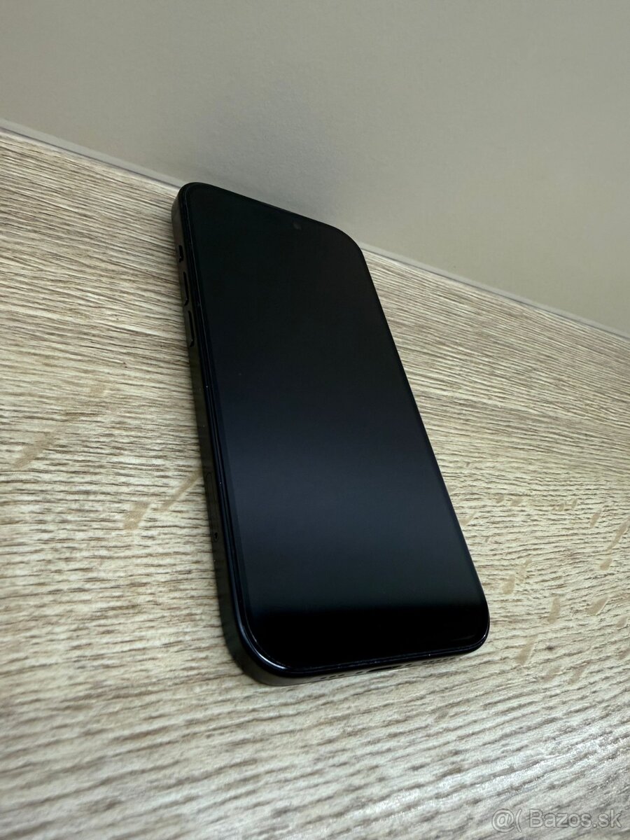 iPhone 15 128 GB - čierna - 4