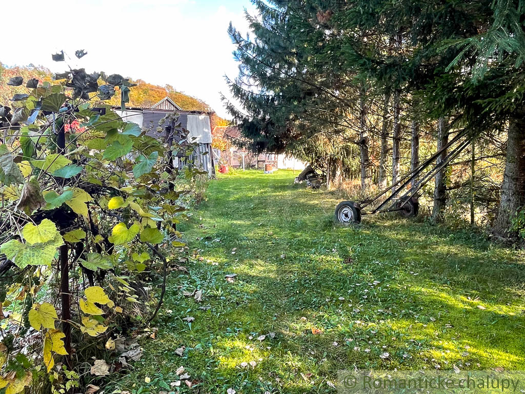 Rodinný dom s veľkým pozemkom – ideálny na chalupu alebo i - 4