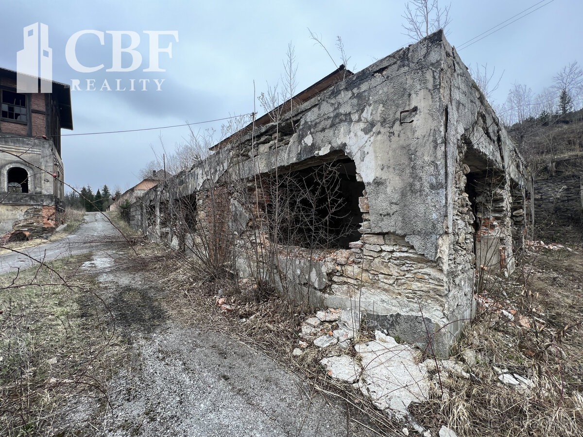 Na predaj budova v obci Nižná Slaná - 4