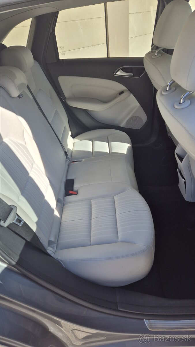 Mercedes Benz B 180 - 4