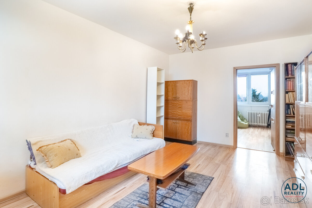 PREDAJ, 3. izbový byt so zasklenou loggiou a pivnicou - 4