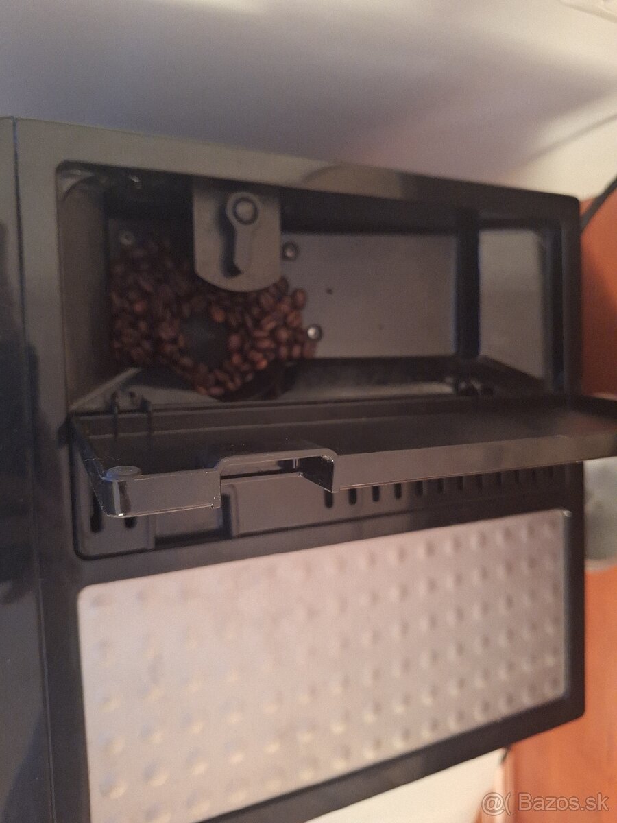 Plnoautomatický kávovar De’Longhi Perfecta ESAM 5400 - 4