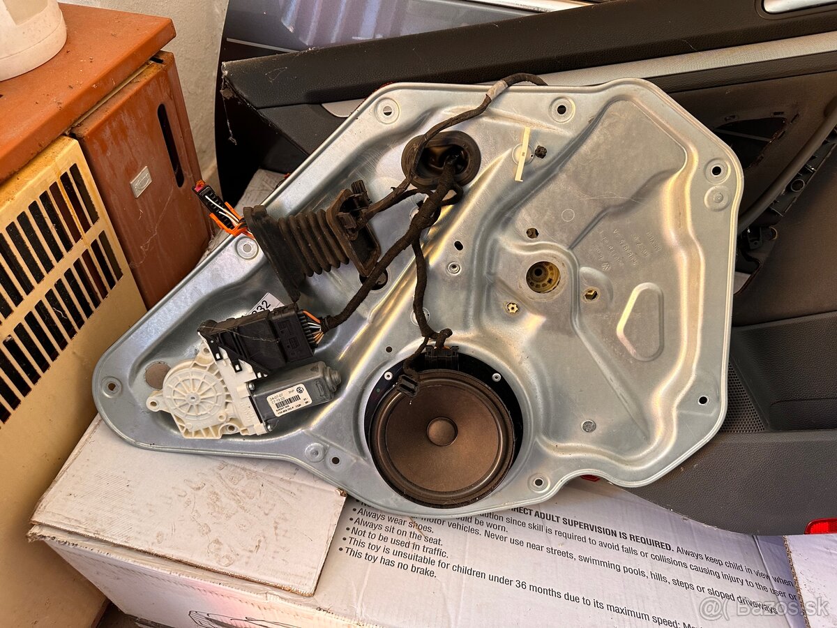 VW GOLF MK6 5K1 Kombi Zadné dvere ľavé 1K9833311B 2010 - 4