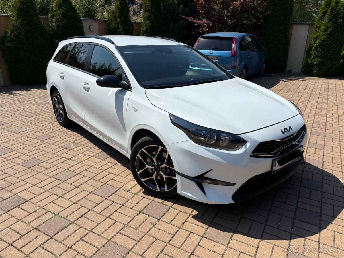 KIA Ceed SW 1.5 t-gdi, 2022 - 4