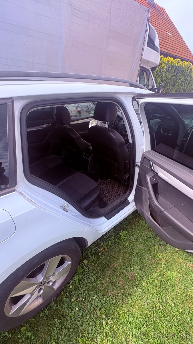 Octavia combi 1,6 TDi - 4