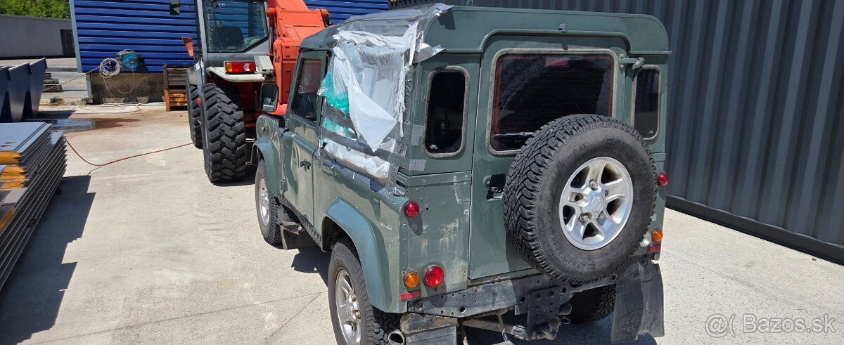 Land Rover Defender 2,2 PUMA 4/2013 - 4