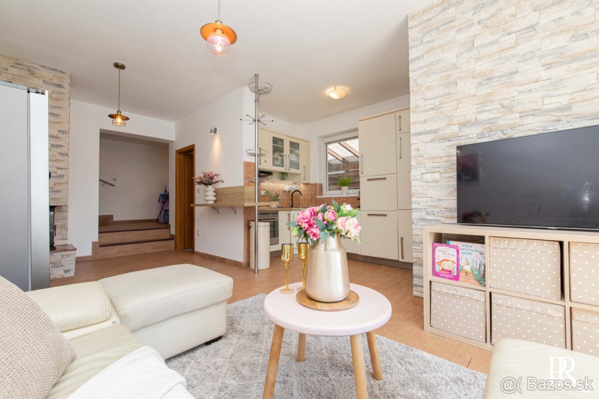 PRÍJEMNÝ 3 IZBOVÝ RD S BAZÉNOM NA BREHU VAJNORSKÝCH JAZIER - 4