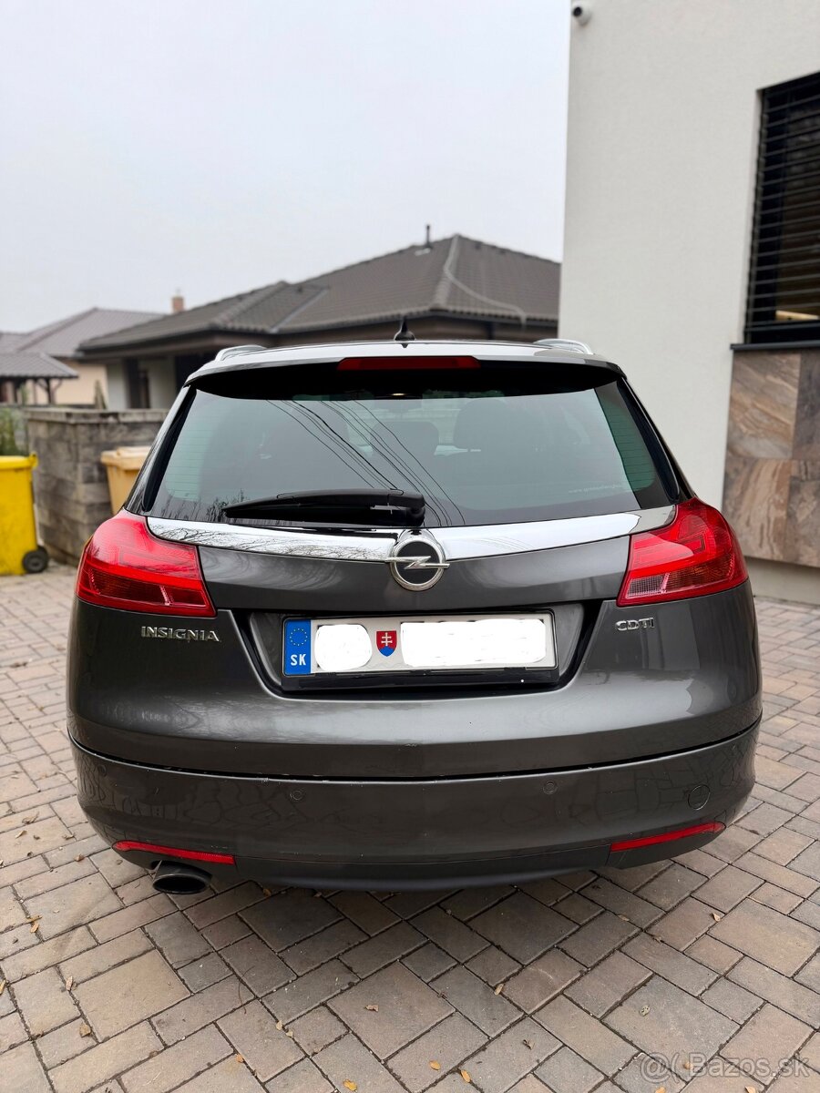 OPEL INSIGNIA SPORTS TOURER SW / 2,0 DIESEL MANUÁL - 4