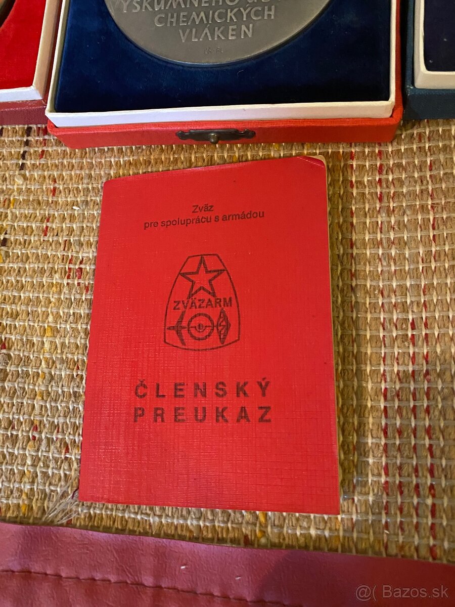 Plakety+člensky preukaz svazarm - 4