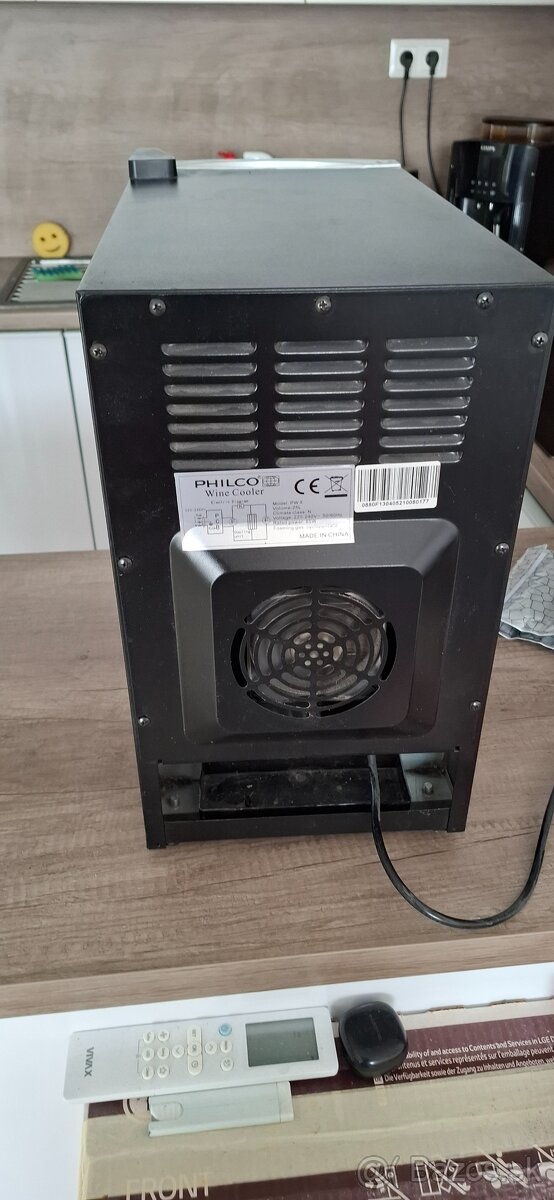 Vinotéka Philco PW 8 - 4