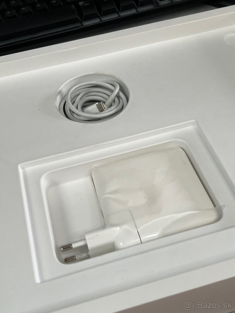 Predám MacBook Pro 16” (2019) - 4
