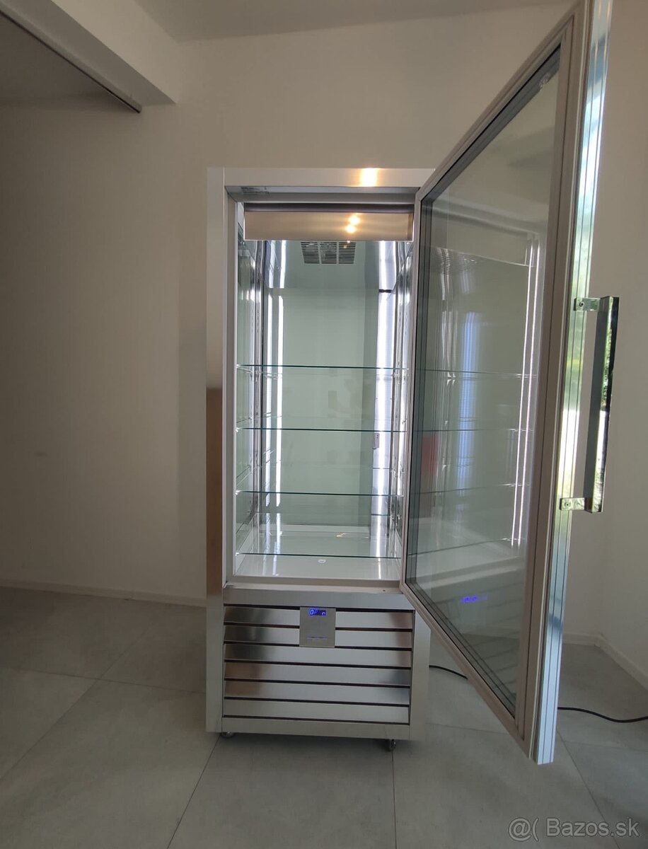 Panoramatická chladiaca a mraziaca vitrína Silfer - 4