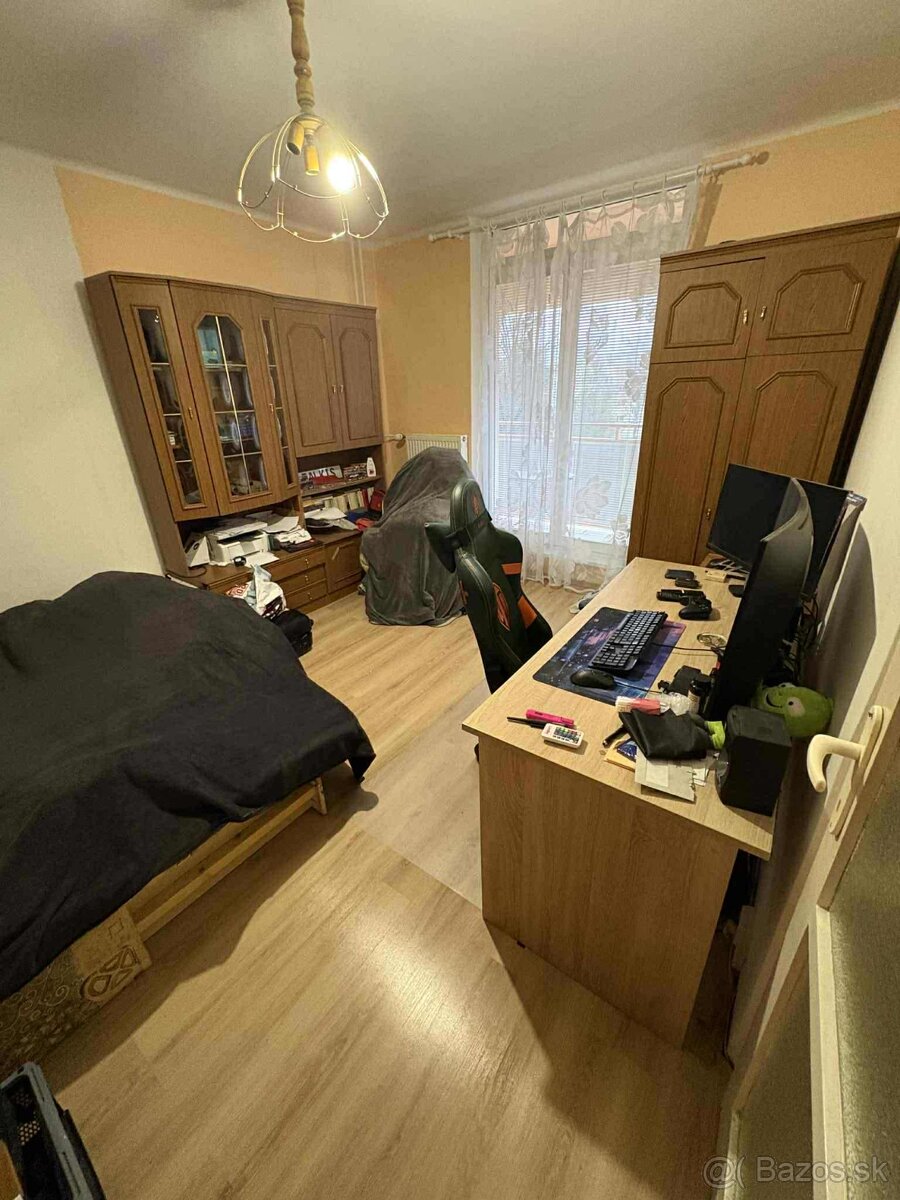 Predám zariadený 2-izbový byt s loggiou na sídlisku Tarča - 4