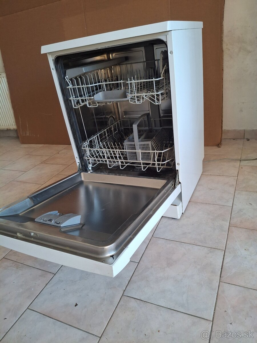 Predám umývačku riadu zn. Bosch 60 cm - 4