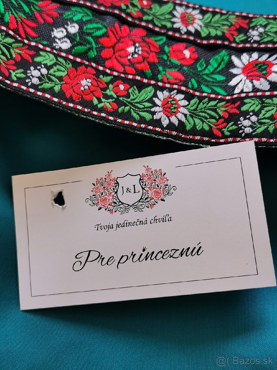 Spoločenské šaty J&L
- 4