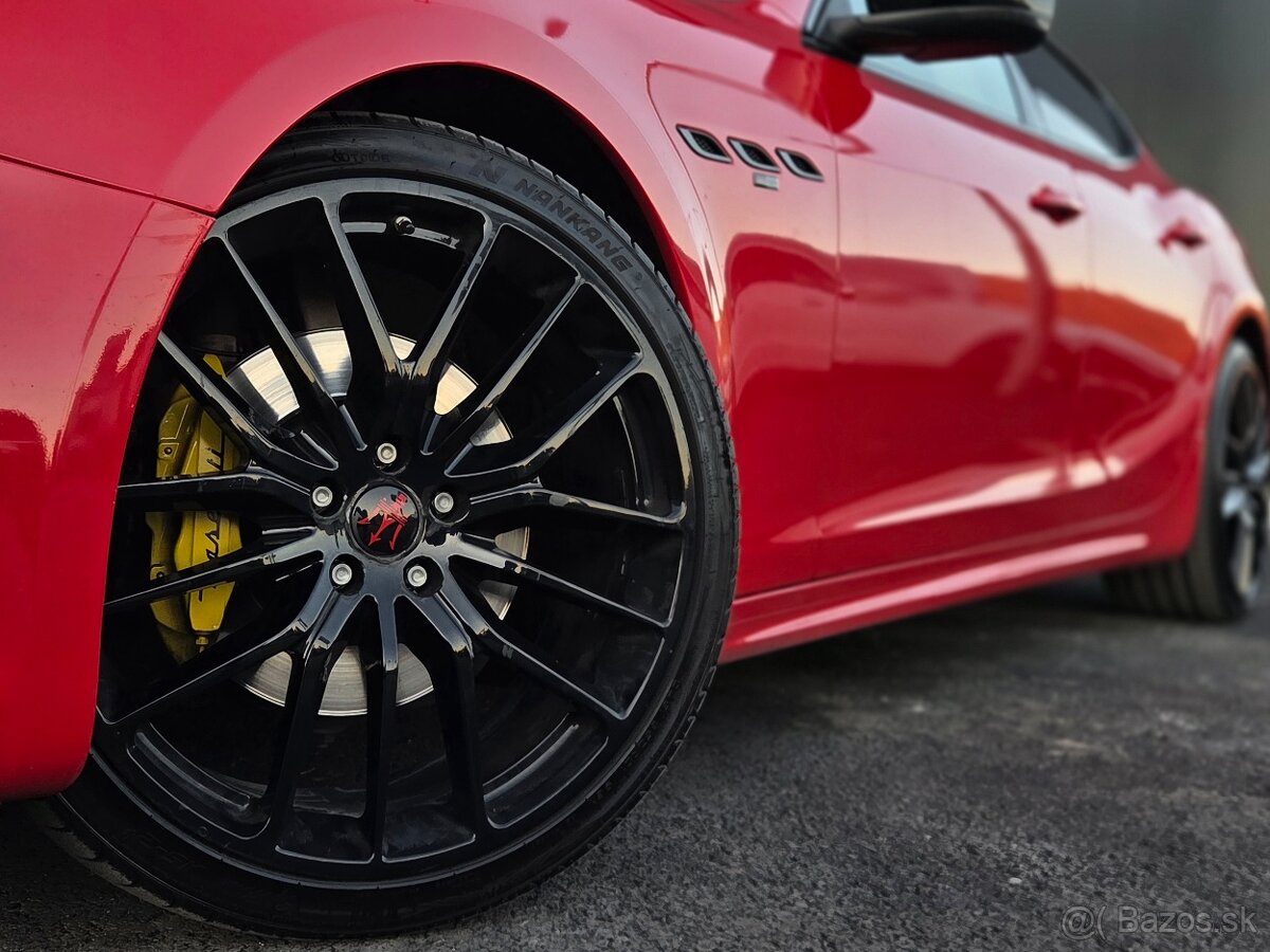 Maserati Ghibli 3.0 V6 Novitec Rosso - 4