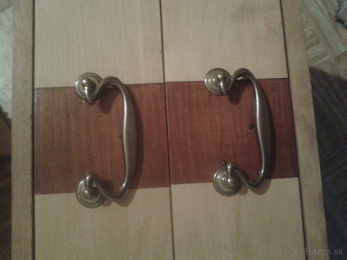 Stary retro nabytok - 4