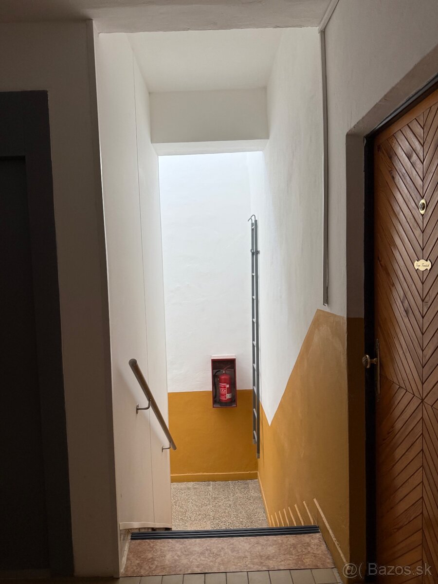 TOP CENA VÝHODNÁ PONUKA - 2 Izbový byt cena 22500eur.- - 4