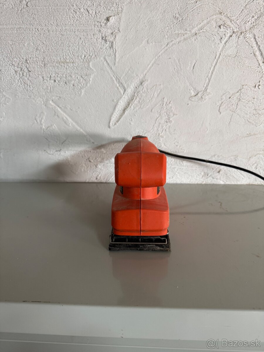 Vibračná brúska- Black decker - 4