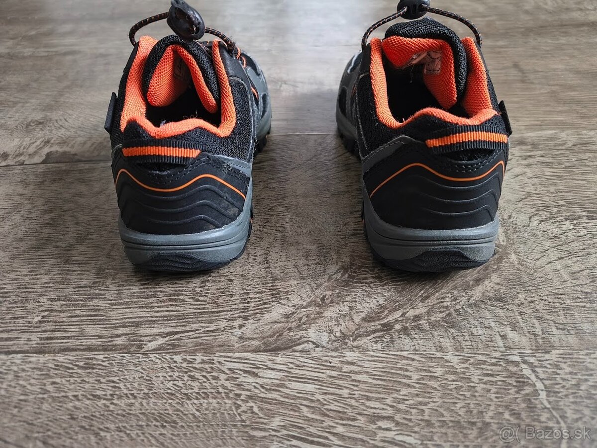 TENISKY LANDROVER 32 - 4