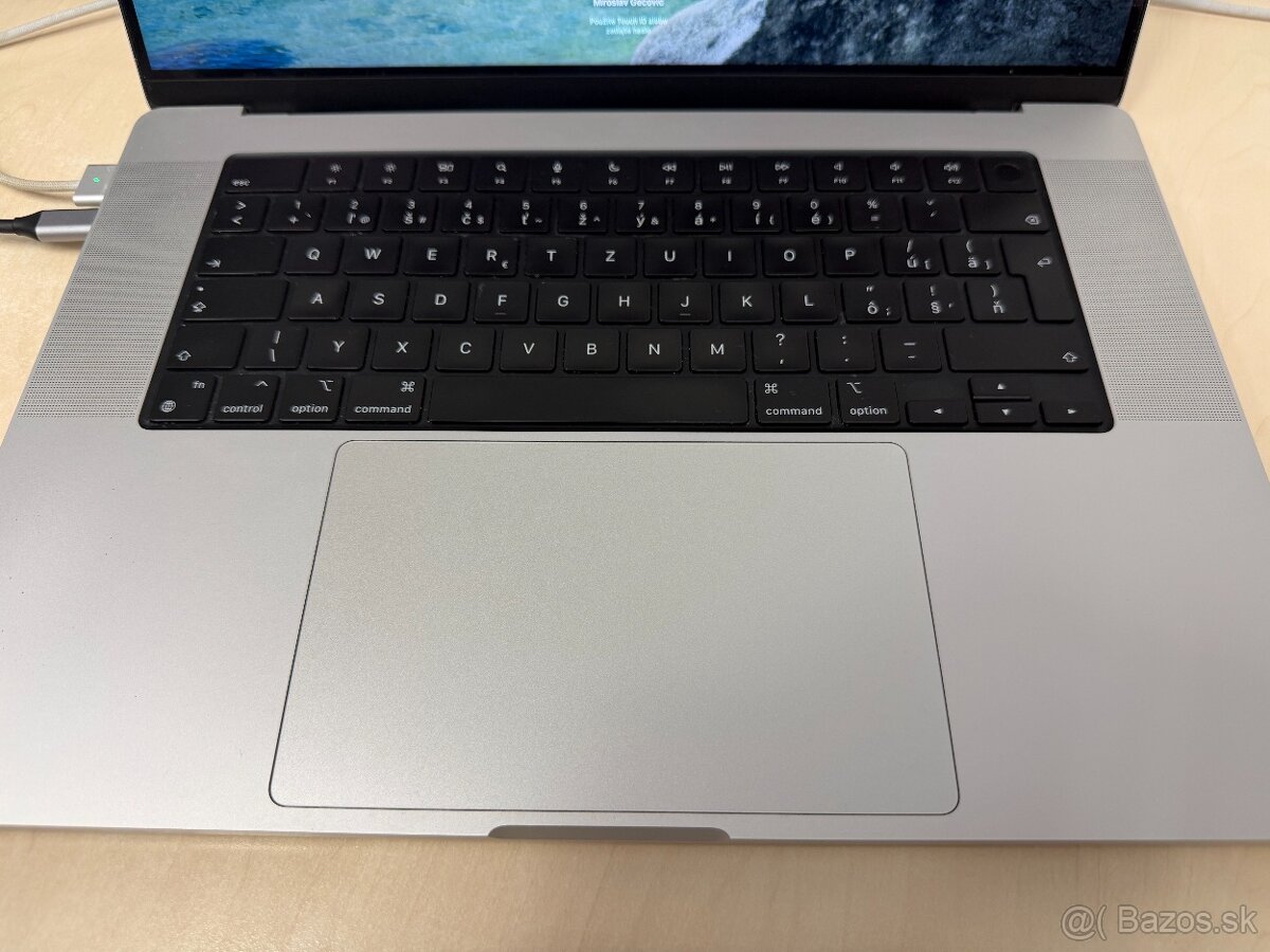 MacBook Pro 16" M1 (2021) 16GB RAM, 1TB SSD - Silver - 4