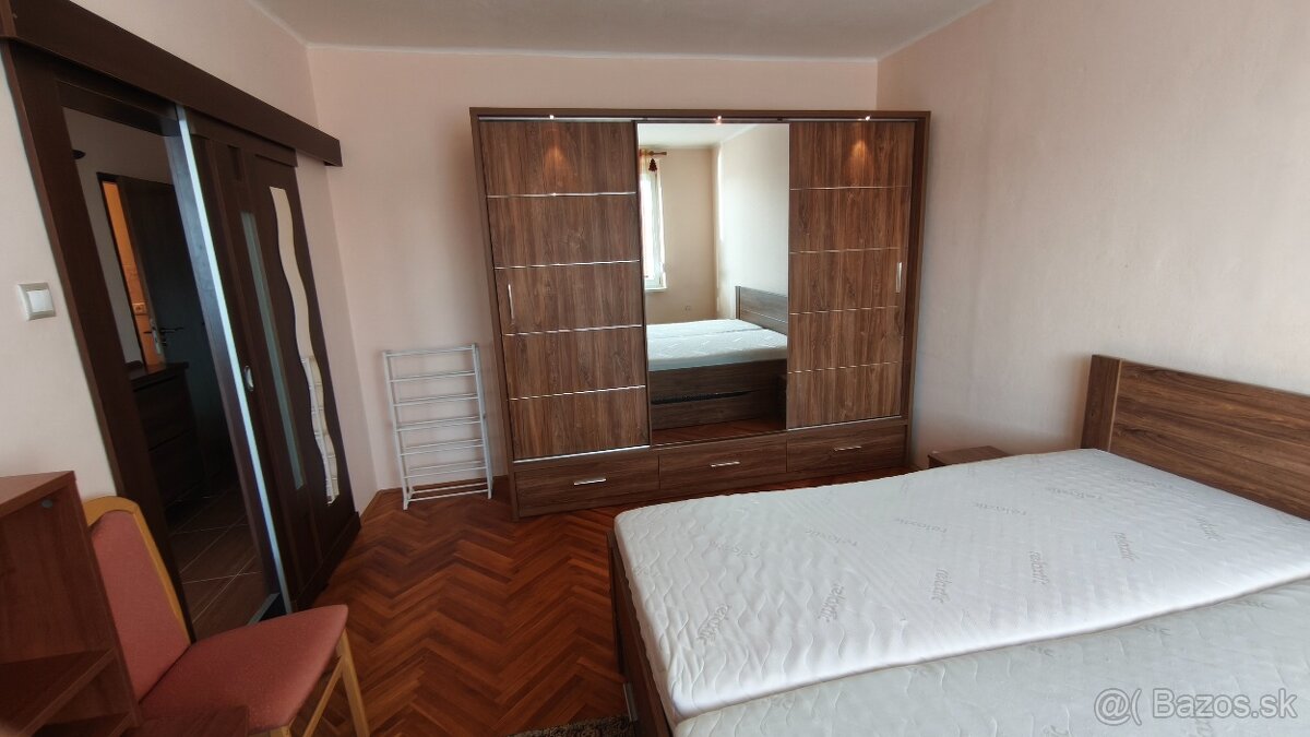 Prenájom bytu Nové Zámky - 4