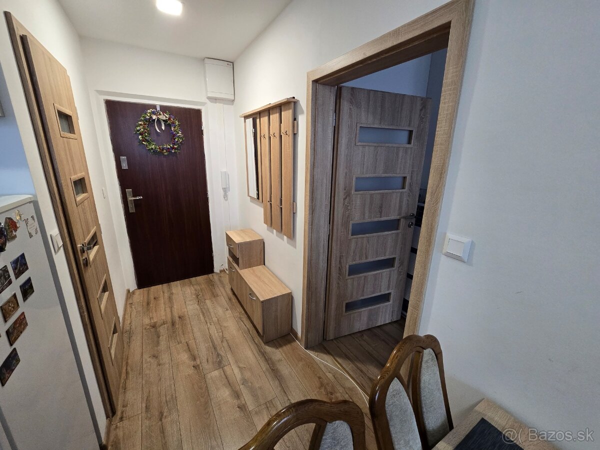 Slnečný a zrekonštruovaný1 izb.byt s balkónom, 45m2 -Hliny 5 - 4