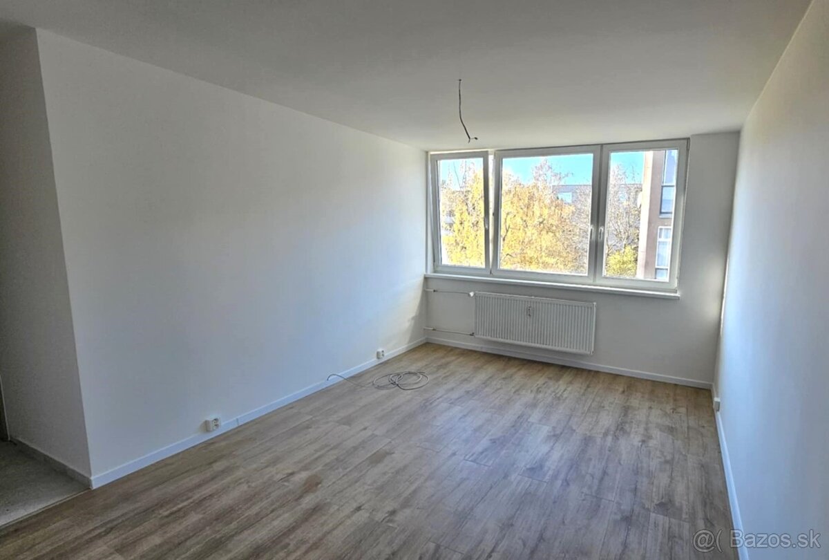 NOVINKA - 3 izbový byt - ROŽŇAVSKÁ ul. - NOVÁ REKONŠTRUKCIA - 4