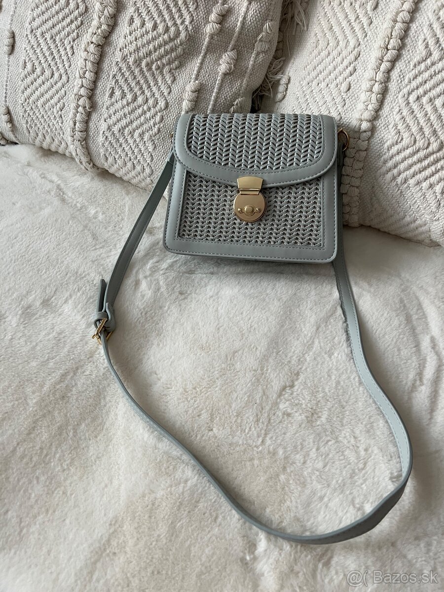 Kabelka cez plece - 4