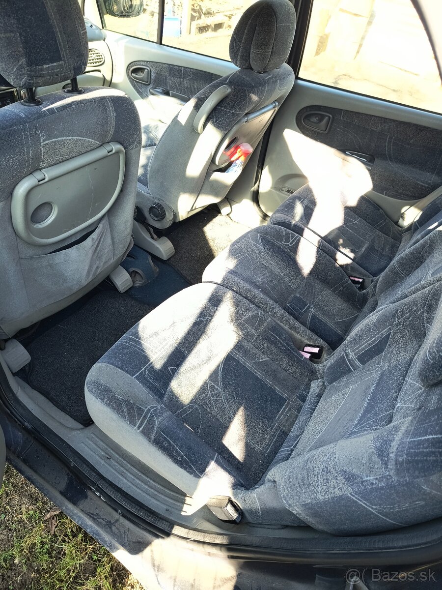 Renault Megane SCENIC - 4