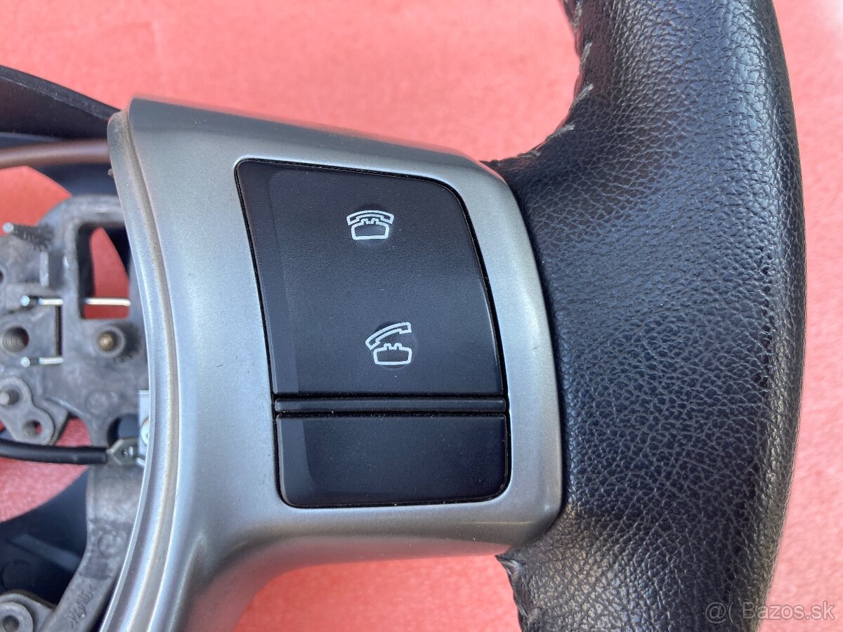 Volant Toyota Yaris - ako nový - 4