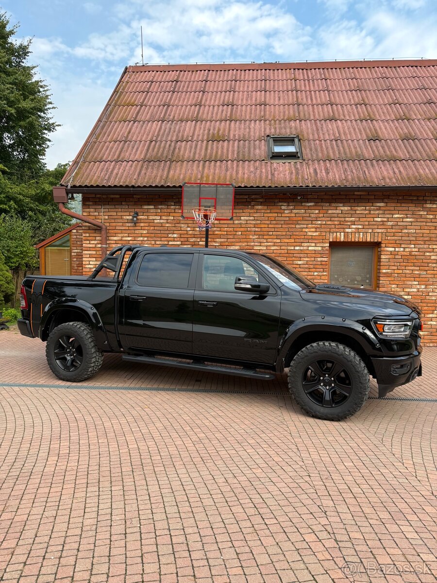 Dodge RAM 1500 Bighorn sport 2021