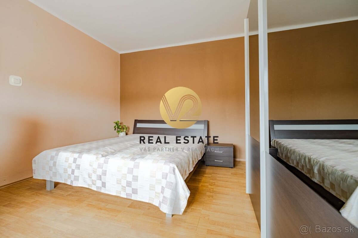 Ponúkame na Predaj - Priestranný Rodinný dom, slnečný pozem - 4