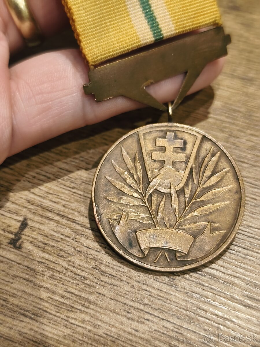 Vyznamenania za zásluhy Slovenský Štát. - 4