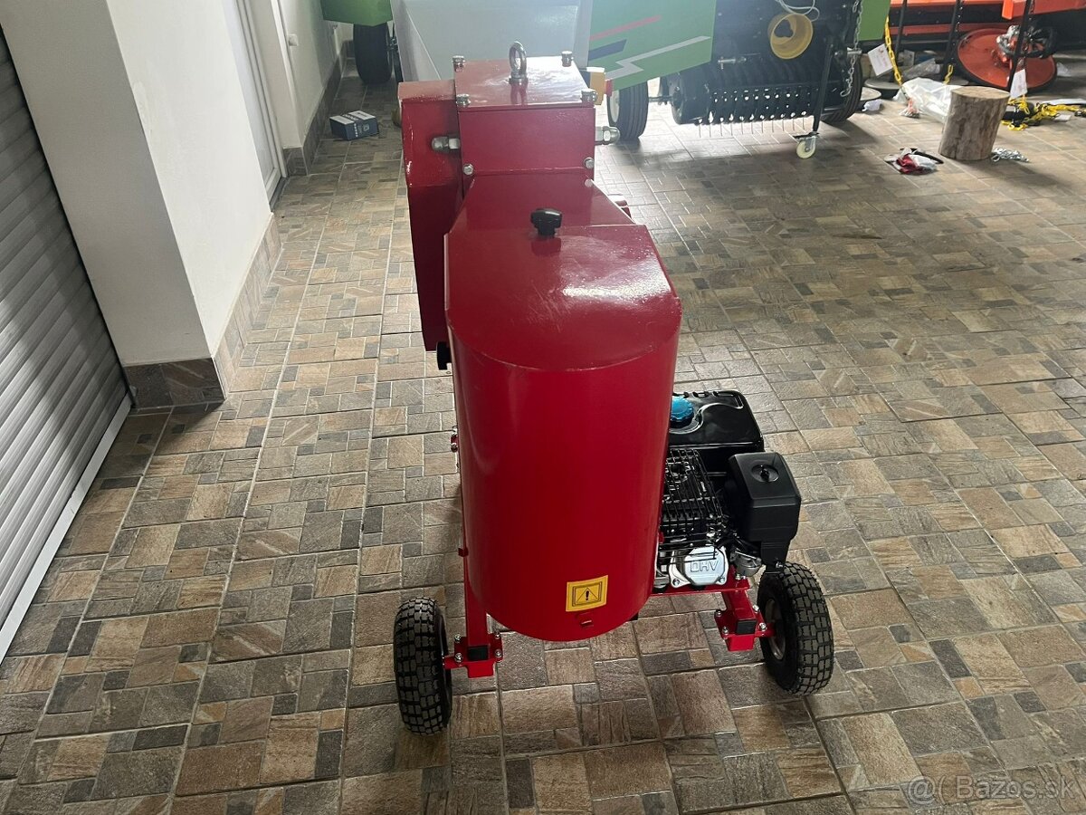 Motorový špalíkovač PORTOS 03 - 4