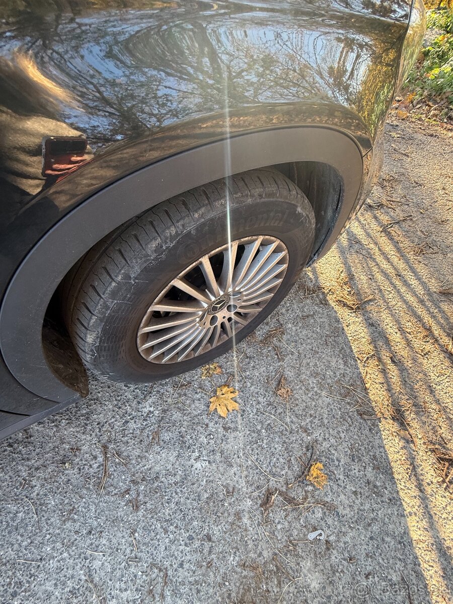 Mercedes-Benz GLA 180 d - 4