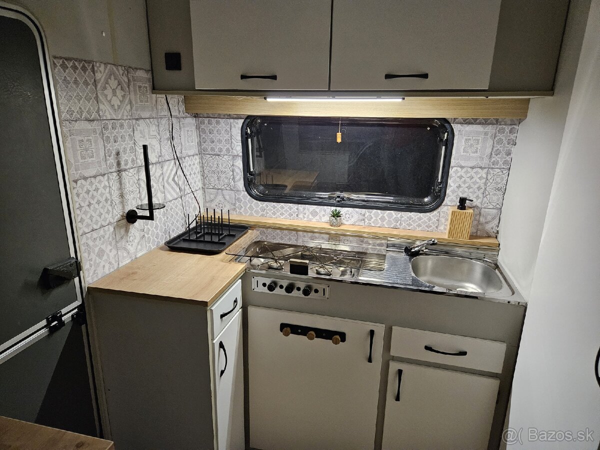 Predám krásny prerobený karavan treba vidieť - 4