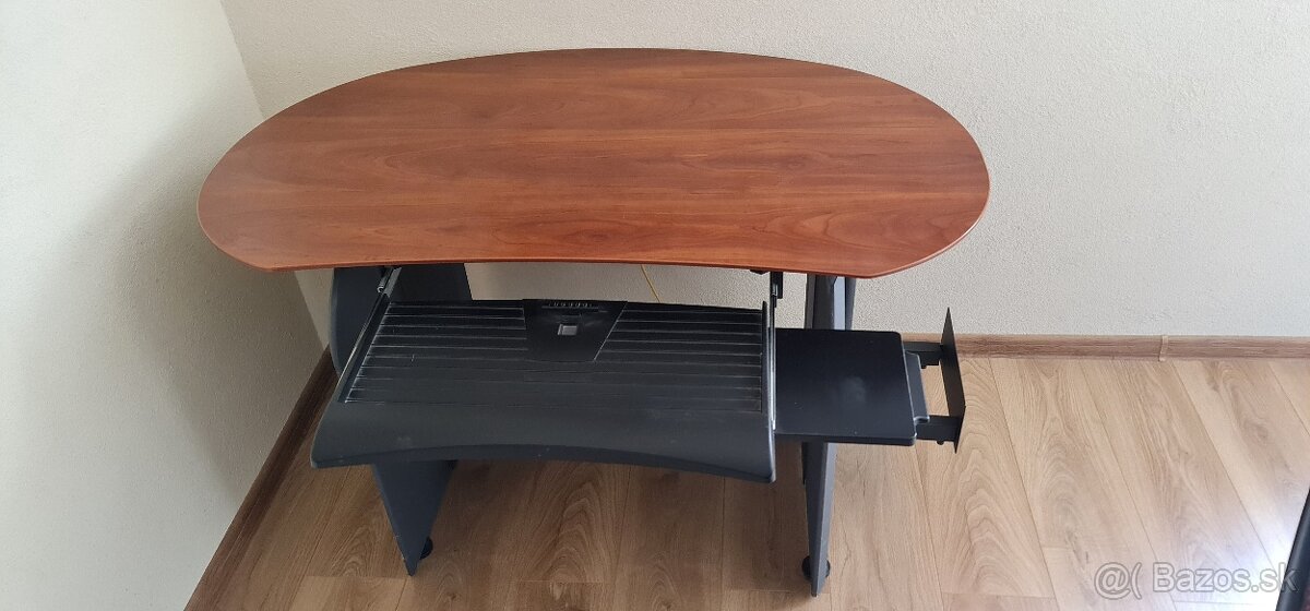 kancelárske skrine a stôl - 4