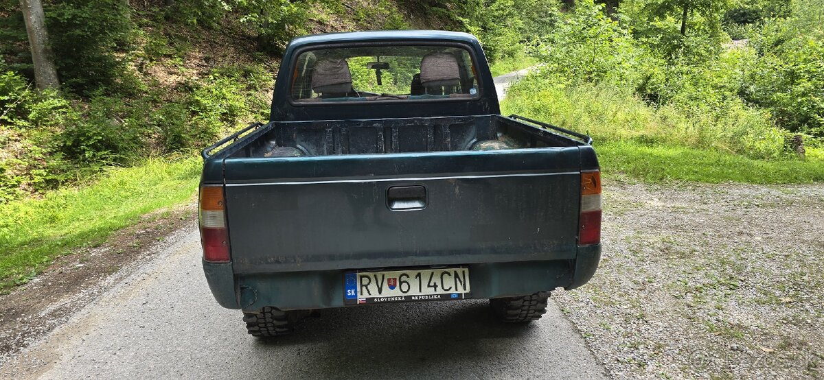 Mazda B2500
